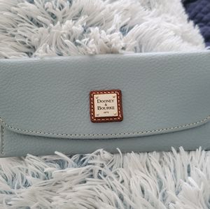 EUC Dooney & Bourke Wallet
